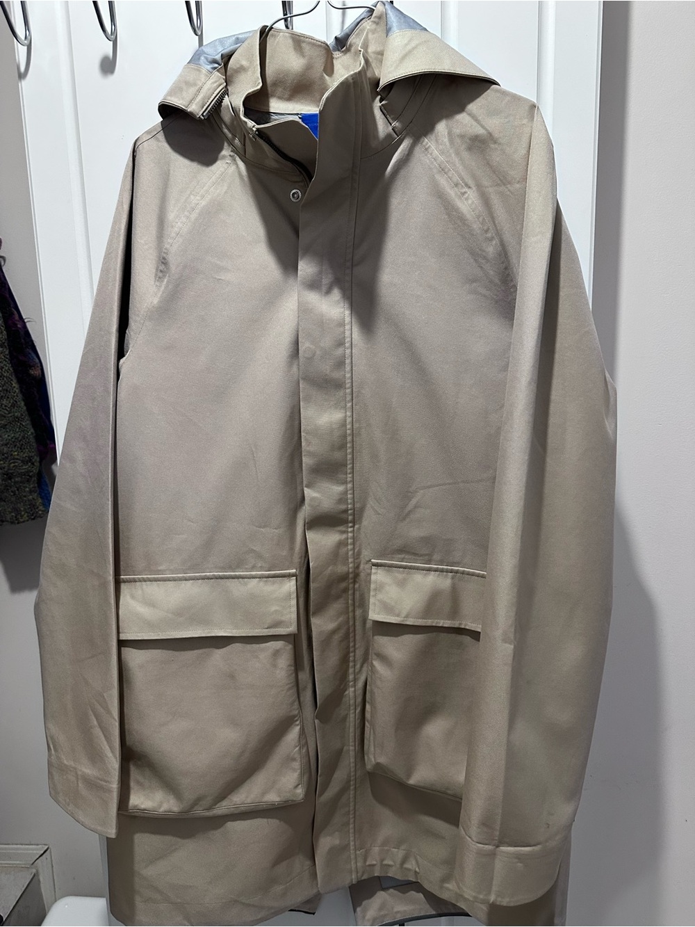 Men’s Kit and Ace Tan Beige Raincoat Retail $275 Great Condition Great Pockets!